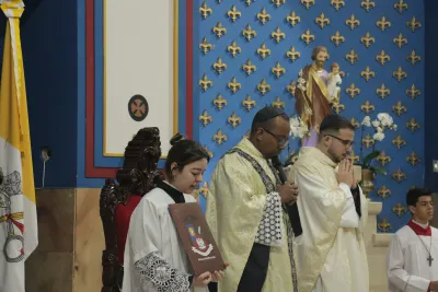 30 dia com Maria - Santa Missa e Coroação - Romeiros Devotos da Paróquia Nossa Senhora do Caminho (Uberlândia)