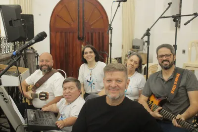 30 dia com Maria - Santa Missa e Coroação - Romeiros Devotos da Paróquia Nossa Senhora do Caminho (Uberlândia)