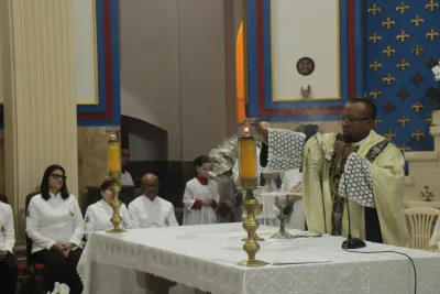 30 dia com Maria - Santa Missa e Coroação - Romeiros Devotos da Paróquia Nossa Senhora do Caminho (Uberlândia)