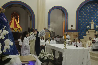 30 dia com Maria - Santa Missa e Coroação - Romeiros Devotos da Paróquia Nossa Senhora do Caminho (Uberlândia)