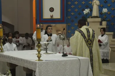 30 dia com Maria - Santa Missa e Coroação - Romeiros Devotos da Paróquia Nossa Senhora do Caminho (Uberlândia)