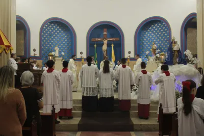 30 dia com Maria - Santa Missa e Coroação - Romeiros Devotos da Paróquia Nossa Senhora do Caminho (Uberlândia)