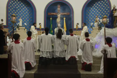 30 dia com Maria - Santa Missa e Coroação - Romeiros Devotos da Paróquia Nossa Senhora do Caminho (Uberlândia)