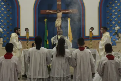 30 dia com Maria - Santa Missa e Coroação - Romeiros Devotos da Paróquia Nossa Senhora do Caminho (Uberlândia)