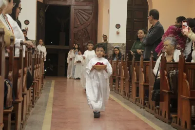 30 dia com Maria - Santa Missa e Coroação - Romeiros Devotos da Paróquia Nossa Senhora do Caminho (Uberlândia)
