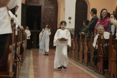 30 dia com Maria - Santa Missa e Coroação - Romeiros Devotos da Paróquia Nossa Senhora do Caminho (Uberlândia)