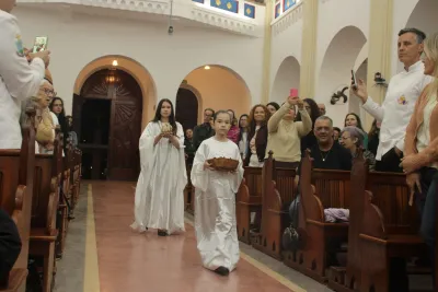 30 dia com Maria - Santa Missa e Coroação - Romeiros Devotos da Paróquia Nossa Senhora do Caminho (Uberlândia)