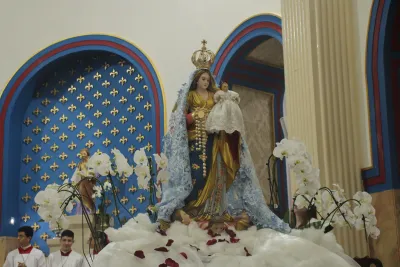 30 dia com Maria - Santa Missa e Coroação - Romeiros Devotos da Paróquia Nossa Senhora do Caminho (Uberlândia)