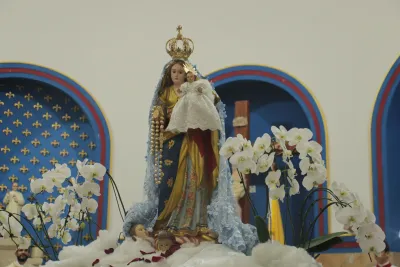 30 dia com Maria - Santa Missa e Coroação - Romeiros Devotos da Paróquia Nossa Senhora do Caminho (Uberlândia)