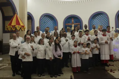 30 dia com Maria - Santa Missa e Coroação - Romeiros Devotos da Paróquia Nossa Senhora do Caminho (Uberlândia)