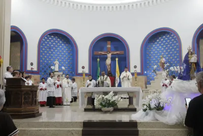 30 dia com Maria - Santa Missa e Coroação - Romeiros Devotos da Paróquia Nossa Senhora do Caminho (Uberlândia)