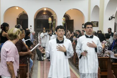 30 dia com Maria - Santa Missa e Coroação - Romeiros Devotos da Paróquia Nossa Senhora do Carmo (Uberlândia)