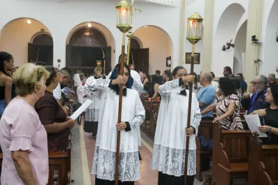 30 dia com Maria - Santa Missa e Coroação - Romeiros Devotos da Paróquia Nossa Senhora do Carmo (Uberlândia)