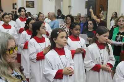 30 dia com Maria - Santa Missa e Coroação - Romeiros Devotos da Paróquia Nossa Senhora do Carmo (Uberlândia)