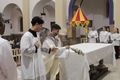 30 dia com Maria - Santa Missa e Coroação - Romeiros Devotos da Paróquia Nossa Senhora do Carmo (Uberlândia)
