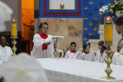 30 dia com Maria - Santa Missa e Coroação - Romeiros Devotos da Paróquia Nossa Senhora do Carmo (Uberlândia)