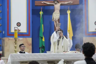 30 dia com Maria - Santa Missa e Coroação - Romeiros Devotos da Paróquia Nossa Senhora do Carmo (Uberlândia)