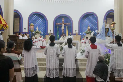 30 dia com Maria - Santa Missa e Coroação - Romeiros Devotos da Paróquia Nossa Senhora do Carmo (Uberlândia)