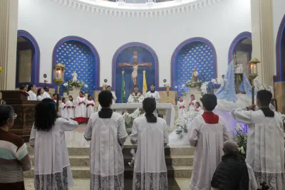 30 dia com Maria - Santa Missa e Coroação - Romeiros Devotos da Paróquia Nossa Senhora do Carmo (Uberlândia)