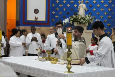 30 dia com Maria - Santa Missa e Coroação - Romeiros Devotos da Paróquia Nossa Senhora do Carmo (Uberlândia)
