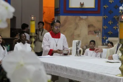 30 dia com Maria - Santa Missa e Coroação - Romeiros Devotos da Paróquia Nossa Senhora do Carmo (Uberlândia)