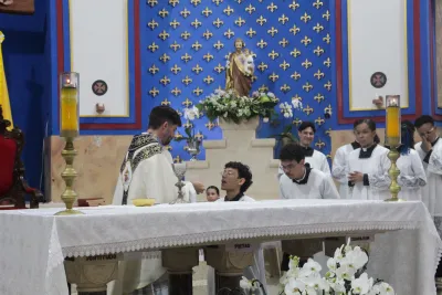 30 dia com Maria - Santa Missa e Coroação - Romeiros Devotos da Paróquia Nossa Senhora do Carmo (Uberlândia)