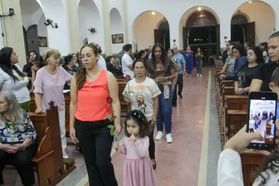 30 dia com Maria - Santa Missa e Coroação - Romeiros Devotos da Paróquia Nossa Senhora do Carmo (Uberlândia)