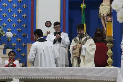 30 dia com Maria - Santa Missa e Coroação - Romeiros Devotos da Paróquia Nossa Senhora do Carmo (Uberlândia)