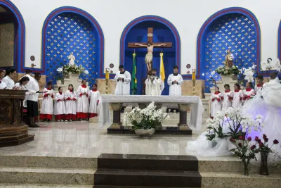 30 dia com Maria - Santa Missa e Coroação - Romeiros Devotos da Paróquia Nossa Senhora do Carmo (Uberlândia)