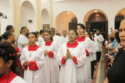 30 dia com Maria - Santa Missa e Coroação - Romeiros Devotos da Paróquia Nossa Senhora do Carmo (Uberlândia)