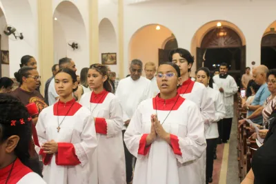 30 dia com Maria - Santa Missa e Coroação - Romeiros Devotos da Paróquia Nossa Senhora do Carmo (Uberlândia)