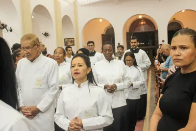 30 dia com Maria - Santa Missa e Coroação - Romeiros Devotos da Paróquia Nossa Senhora do Carmo (Uberlândia)