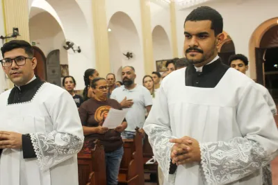 30 dia com Maria - Santa Missa e Coroação - Romeiros Devotos da Paróquia Nossa Senhora do Carmo (Uberlândia)
