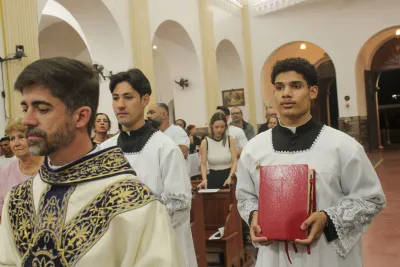 30 dia com Maria - Santa Missa e Coroação - Romeiros Devotos da Paróquia Nossa Senhora do Carmo (Uberlândia)