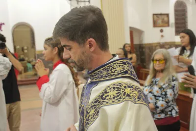 30 dia com Maria - Santa Missa e Coroação - Romeiros Devotos da Paróquia Nossa Senhora do Carmo (Uberlândia)