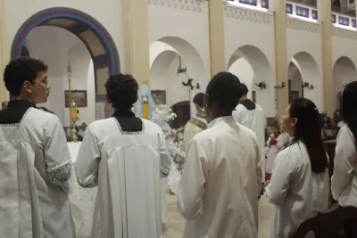 30 dia com Maria - Santa Missa e Coroação - Romeiros Devotos da Paróquia Nossa Senhora do Carmo (Uberlândia)