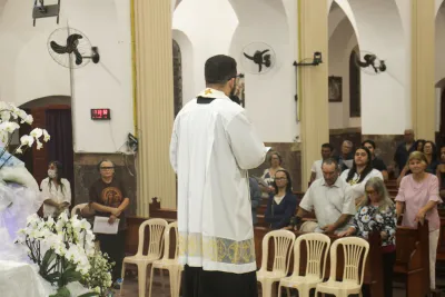 30 dia com Maria - Santa Missa e Coroação - Romeiros Devotos da Paróquia Nossa Senhora do Carmo (Uberlândia)