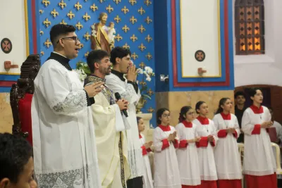 30 dia com Maria - Santa Missa e Coroação - Romeiros Devotos da Paróquia Nossa Senhora do Carmo (Uberlândia)