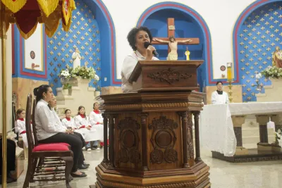 30 dia com Maria - Santa Missa e Coroação - Romeiros Devotos da Paróquia Nossa Senhora do Carmo (Uberlândia)
