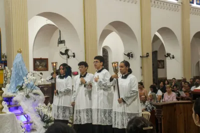 30 dia com Maria - Santa Missa e Coroação - Romeiros Devotos da Paróquia Nossa Senhora do Carmo (Uberlândia)
