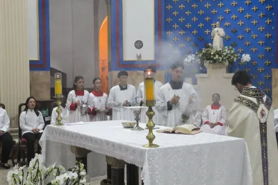 30 dia com Maria - Santa Missa e Coroação - Romeiros Devotos da Paróquia Nossa Senhora do Carmo (Uberlândia)