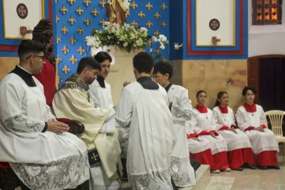 30 dia com Maria - Santa Missa e Coroação - Romeiros Devotos da Paróquia Nossa Senhora do Carmo (Uberlândia)