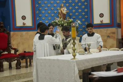 30 dia com Maria - Santa Missa e Coroação - Romeiros Devotos da Paróquia Nossa Senhora do Carmo (Uberlândia)