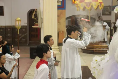 30 dia com Maria - Santa Missa e Coroação - Romeiros Devotos da Paróquia Nossa Senhora do Carmo (Uberlândia)