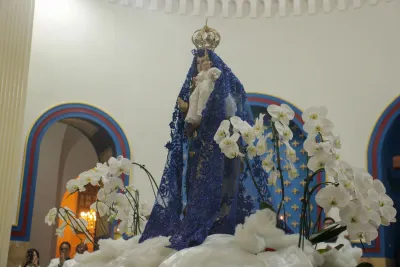 30 dia com Maria - Santa Missa e Coroação - Romeiros Devotos da Paróquia Nossa Senhora do Carmo (Uberlândia)