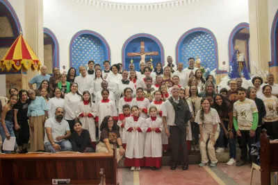 30 dia com Maria - Santa Missa e Coroação - Romeiros Devotos da Paróquia Nossa Senhora do Carmo (Uberlândia)