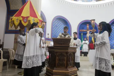 30 dia com Maria - Santa Missa e Coroação - Romeiros Devotos da Paróquia Nossa Senhora do Carmo (Uberlândia)