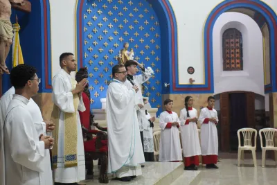 30 dia com Maria - Santa Missa e Coroação - Romeiros Devotos da Paroquia Santa Terezinha (Patrocinio)