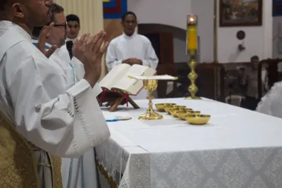 30 dia com Maria - Santa Missa e Coroação - Romeiros Devotos da Paroquia Santa Terezinha (Patrocinio)