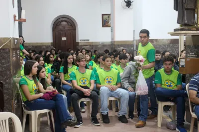 30 dia com Maria - Santa Missa e Coroação - Romeiros Devotos da Paroquia Santa Terezinha (Patrocinio)